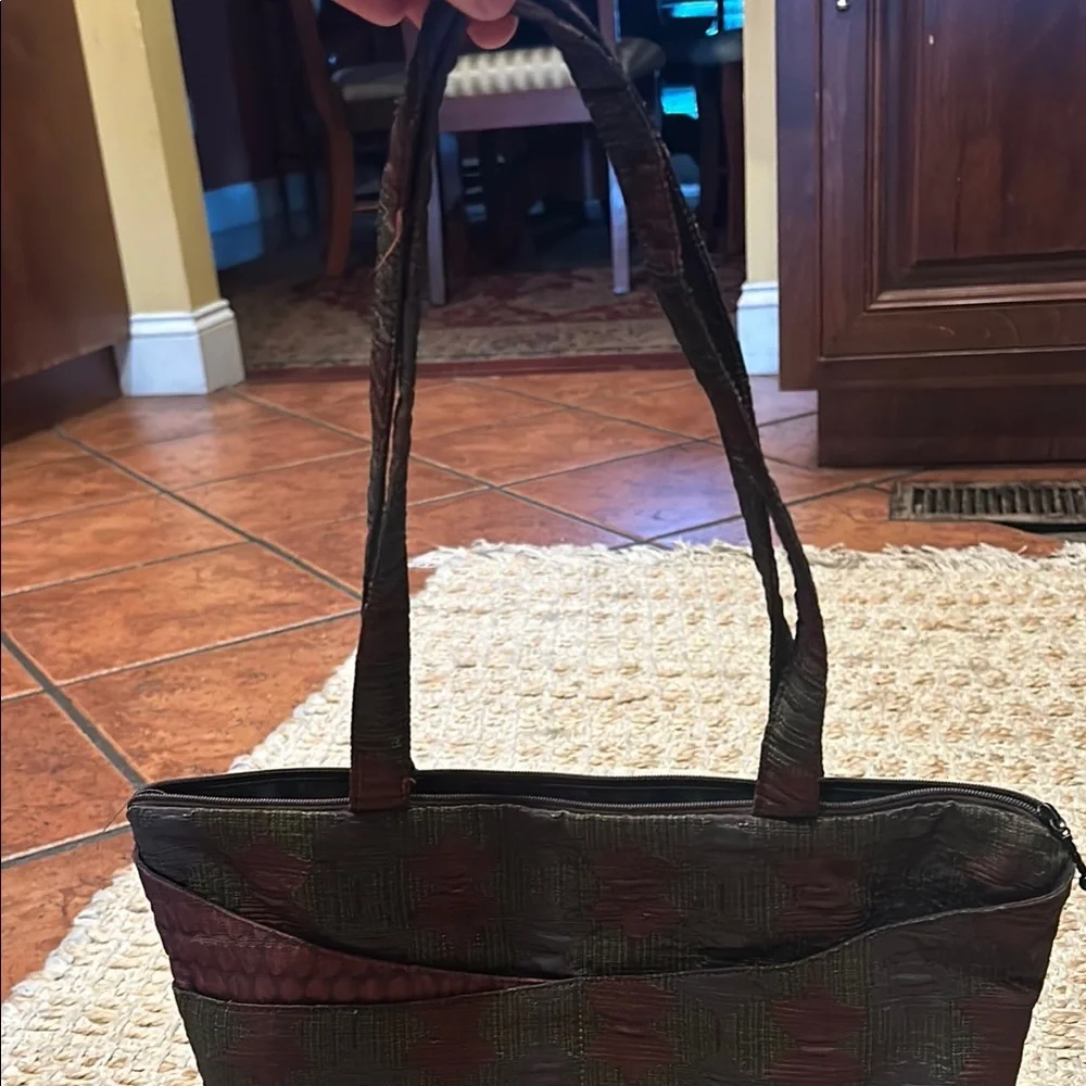 Marcua Elegant Multicolor Tote Bag - Picture 3 of 10